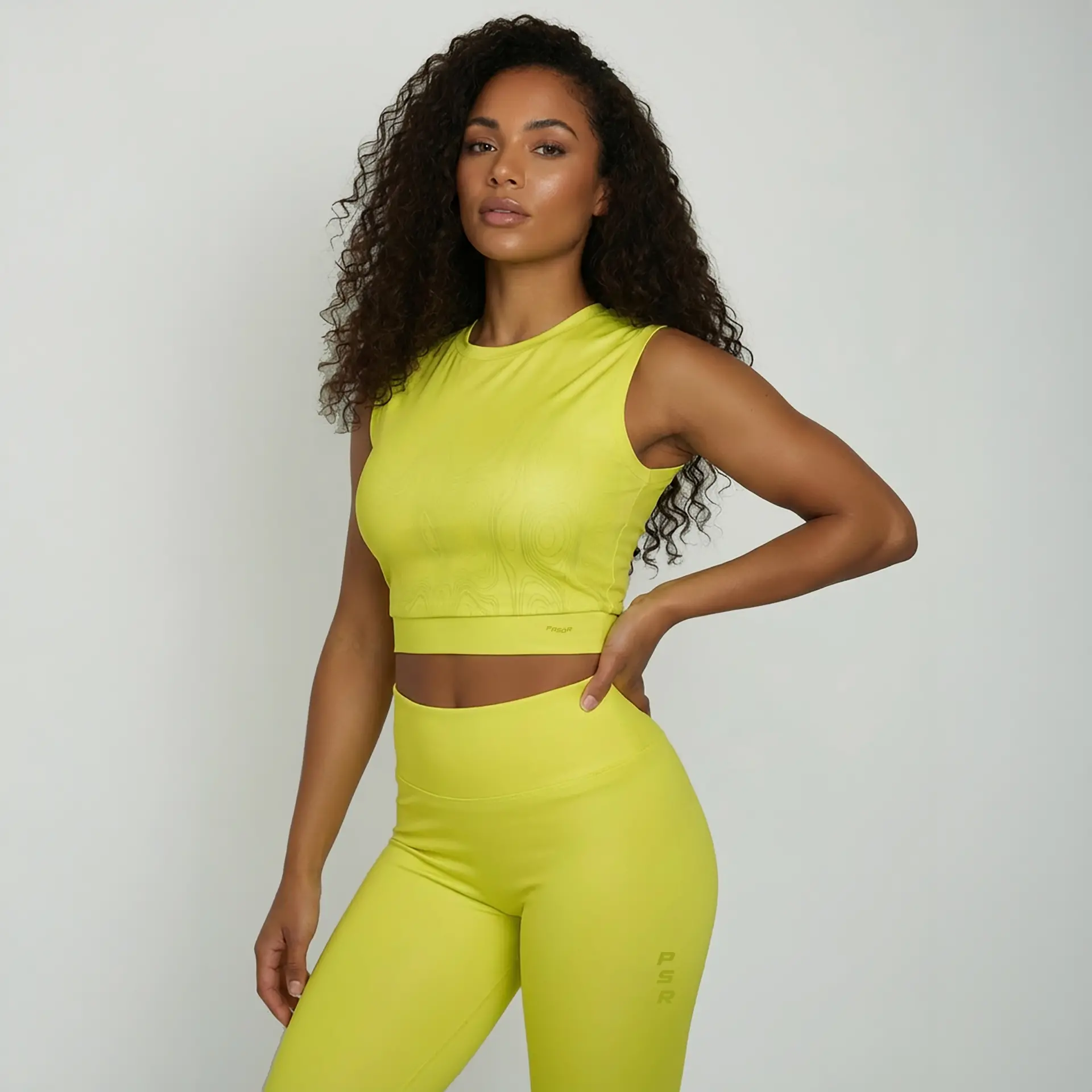 Kadın Performans Spor Takımı – Neon Yeşil